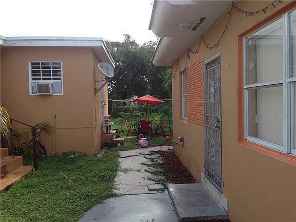 5th image of 1480 NW 51st Ter