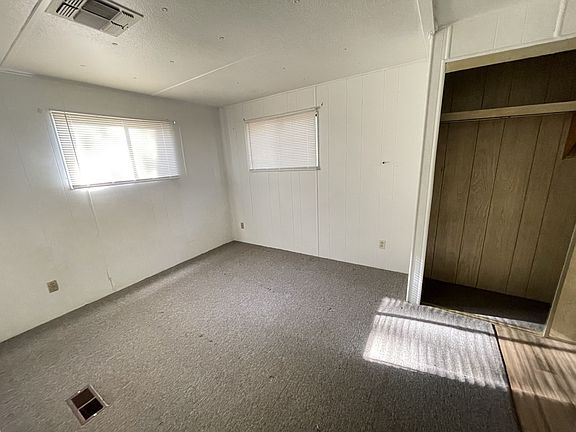 5th image of 295 W Summer Haven Ln