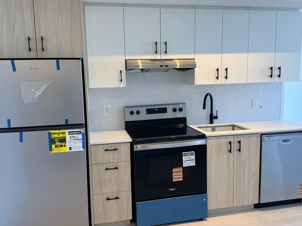 4853 Thomas Alton Blvd #331, Burlington, ON L7M 0H3