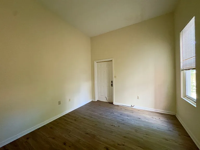 Apartment Units in Bolton Hill, Baltimore, MD! — Photo 11
