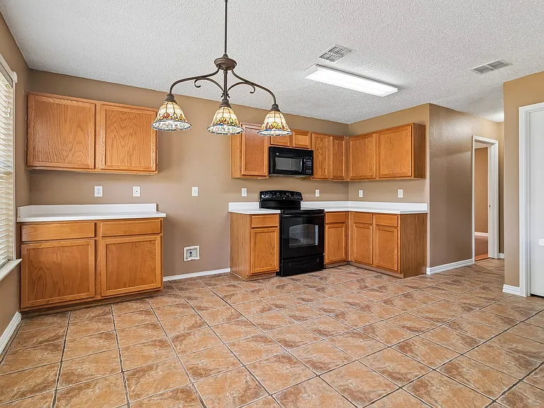 2232 Chestnut Dr — Photo 10