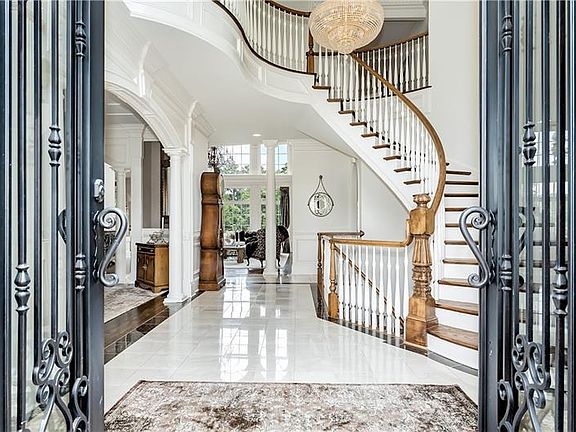 5th image of 2681 Lovejoy Cir