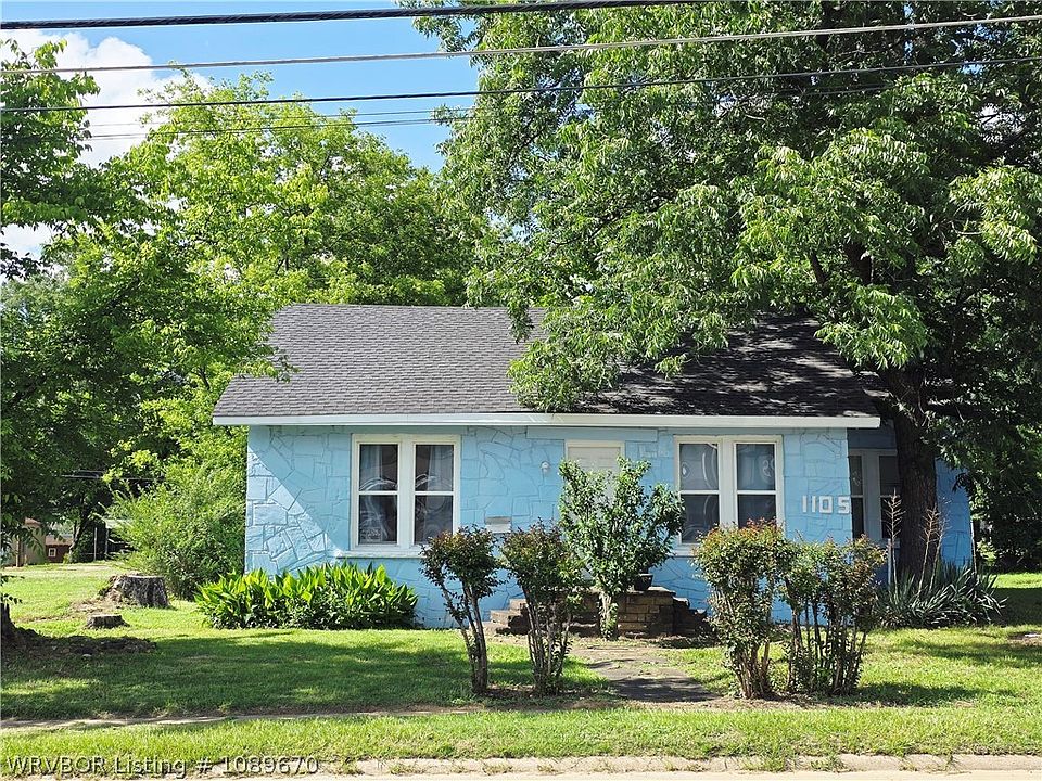 1st image of 1105 E Walnut St