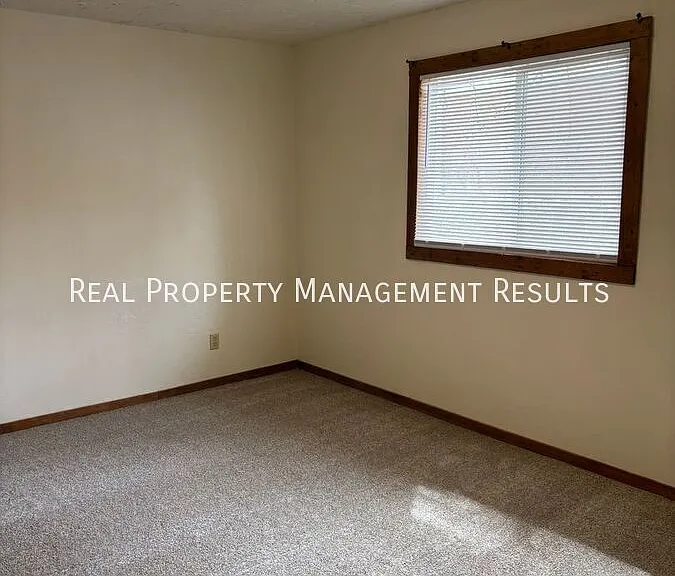 409 S Bosse Ave #B — Photo 6