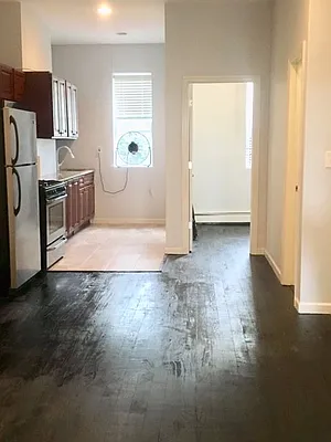 Rented by Flateau Realty | media 14