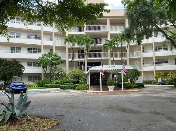 3800 Oaks Clubhouse Drive #112, Pompano Beach, FL 33069