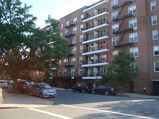 Sold by Benjamin Realty Since 1980 | media 1