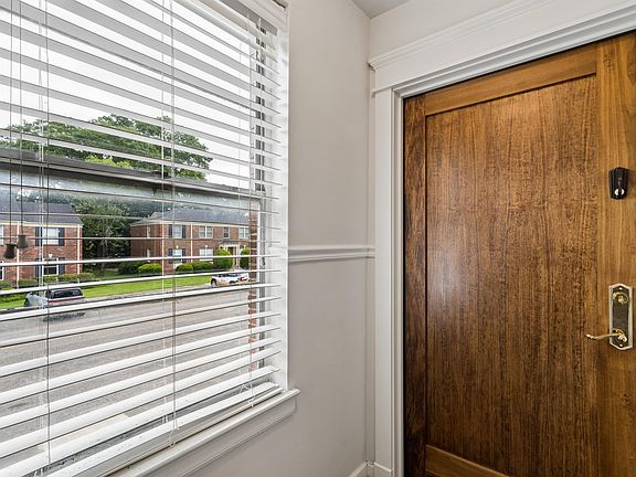 4th image of 2503 Mountain Brook Cir #C