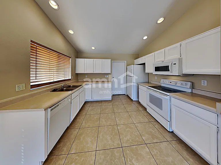 6333 E Presidio St — Photo 4
