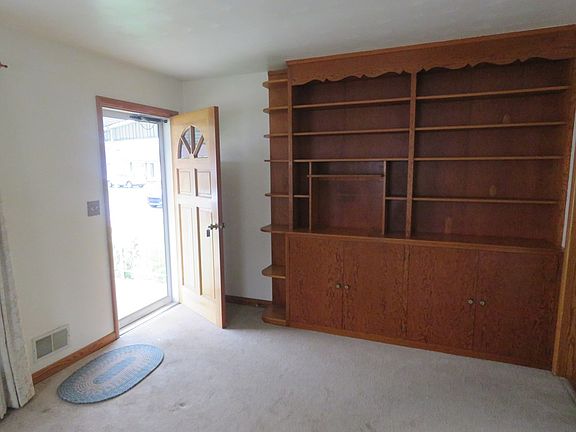 2nd image of 3110 Daviess St