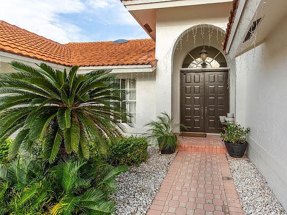 4th image of 6155 Golf Villas Drive