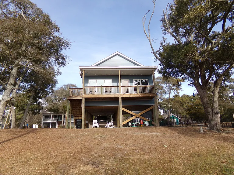 1919 Waterway St SW — Photo 2