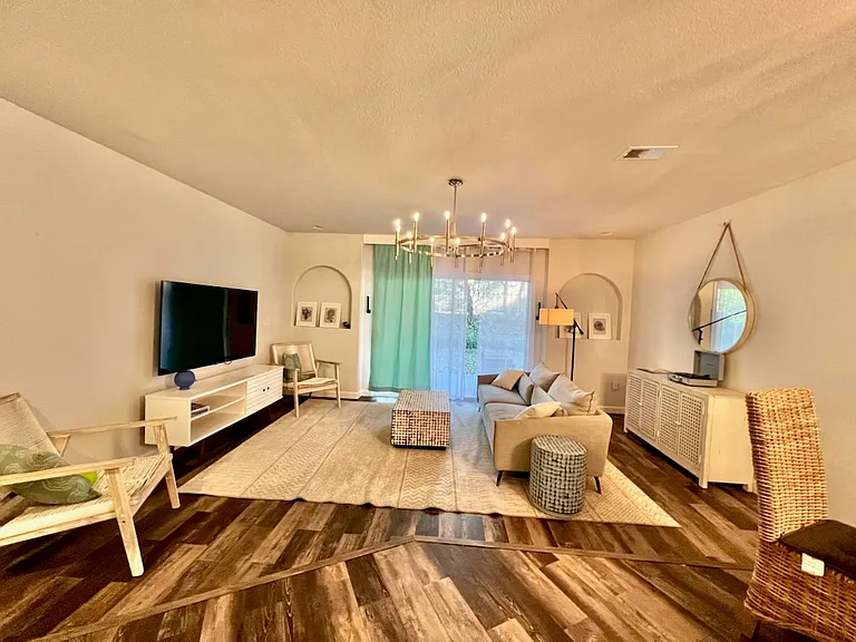 235 Pelican Pl #11 — Photo 3