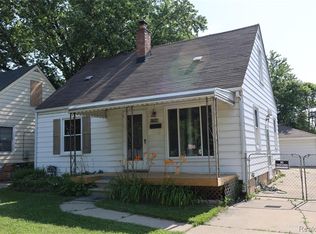 27226 Lawnwood St, Roseville, MI 48066