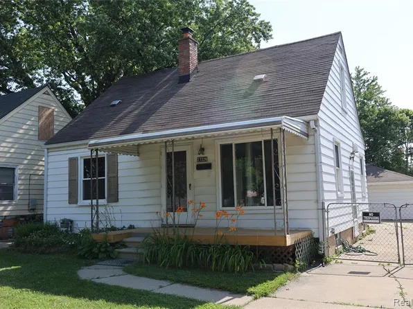27226 Lawnwood St, Roseville, MI 48066