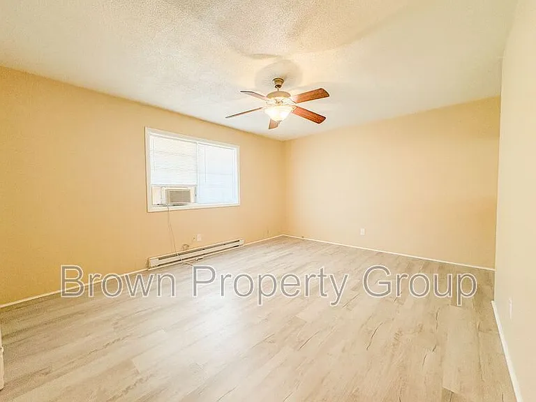2310 Barrington Cir — Photo 10