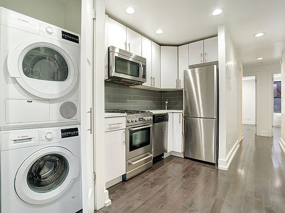 3rd image of 210 Avenue B APT 2n