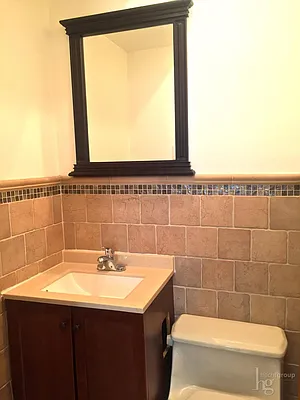 Rented by Hecht Group | media 8