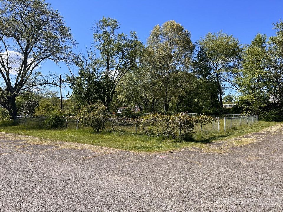 1st image of Hopedale Cir