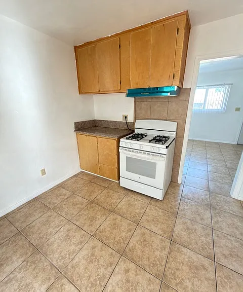 12317 Leona Ln — Photo 1