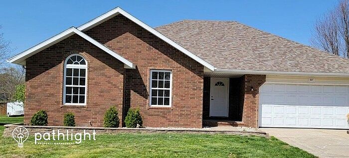 1st image of 607 Chandler Dr