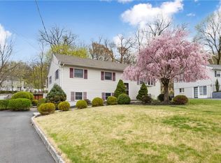 471 Christian Herald Rd, Valley Cottage, NY 10989