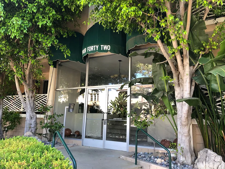617 Rexford Apartments