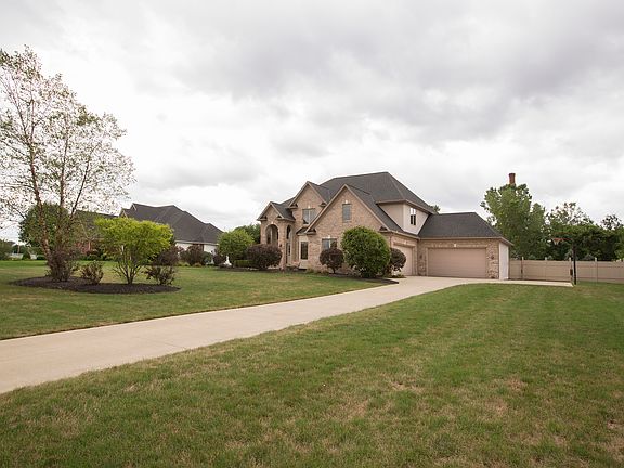 3rd image of 24827 River Glen Dr