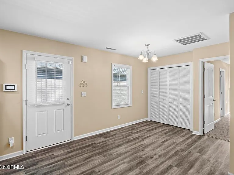 123 James Ave #A — Photo 12