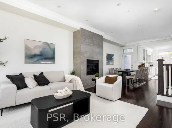 38 Wyndham St, Toronto, ON M6K 1R7