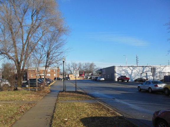 3rd image of 6520 Marshall Ave