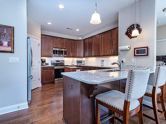5th image of 2094 Moultrie Cir