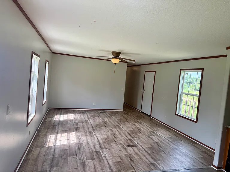 540 Pitts Loop — Photo 2