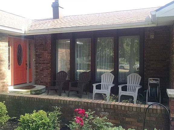 2nd image of 3503 W Woodstock Ln