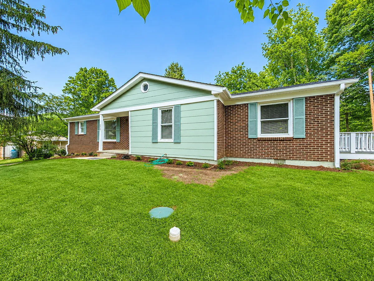Building Photo - 270 Youngs Cove Rd