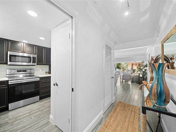 2nd image of 280 2nd AVE S #303