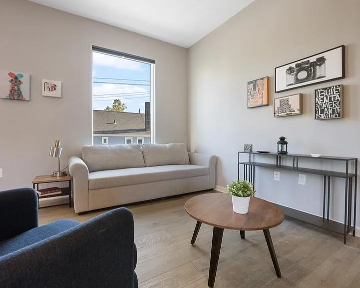 430 Jefferson Ave #203 — Photo 2