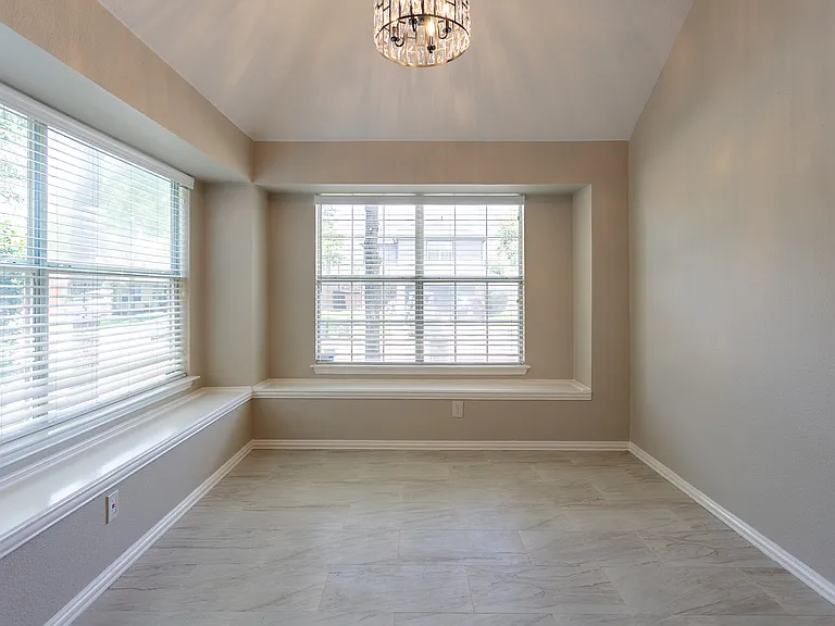 11520 Gloriosa Dr — Photo 5