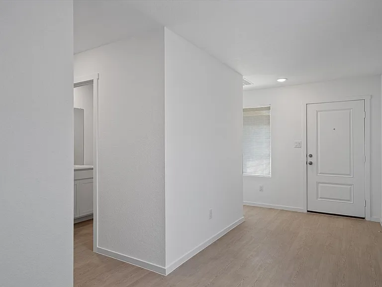 4107 El Dorado — Photo 2