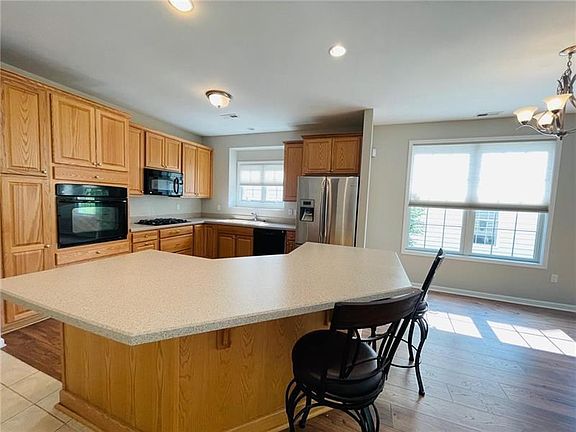 3rd image of 288 Patriot Ln