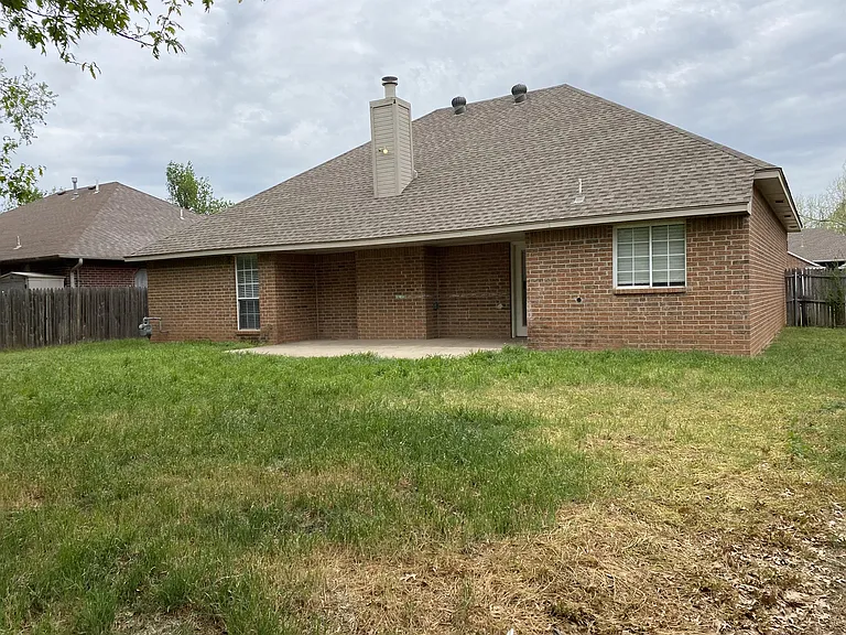 1719 Craig Blvd — Photo 13