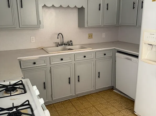 3003 Warren Ave, Lake Charles, LA 70601