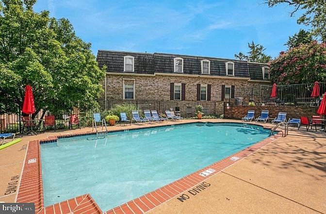 2nd image of 3111 Patrick Henry Dr APT 621