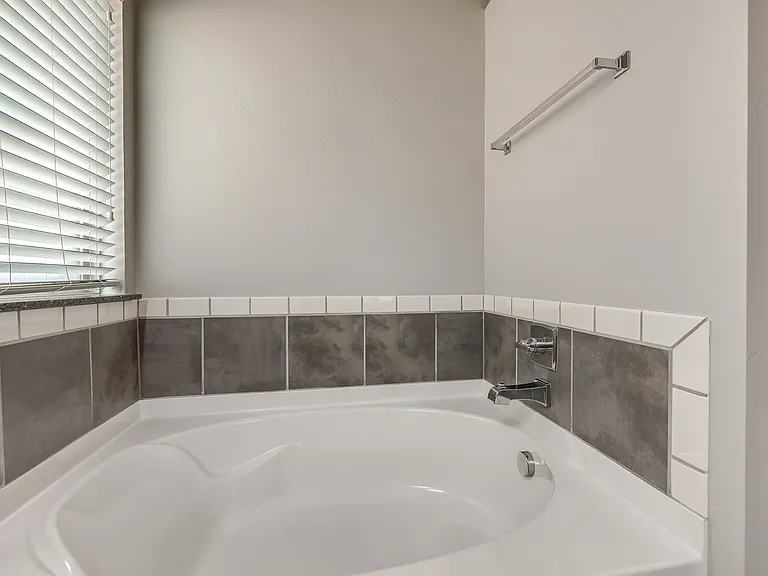 18705 Vivo Dr — Photo 40