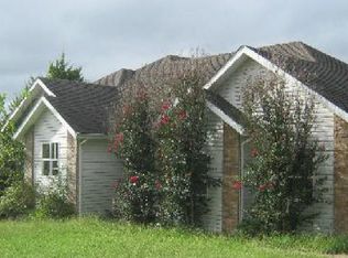 560 Austin Pl, Reeds Spring, MO 65737