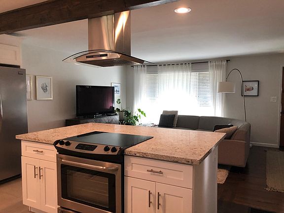 4th image of 1228 N 171st St
