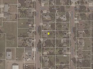 912 S Blaine St, Lennox, SD 57039