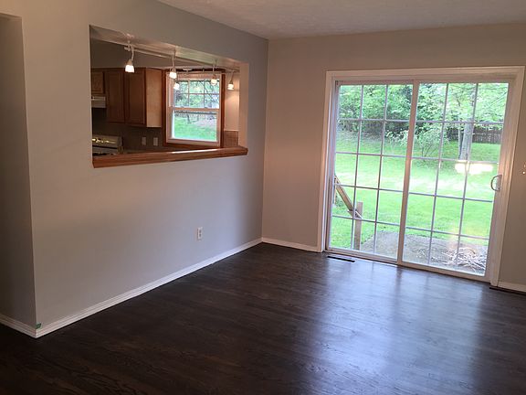 family room access to kitchen