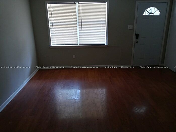 1st image of 1009 Woodville Dr