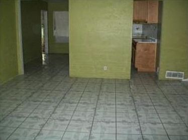 1st image of 404 Pottery St
